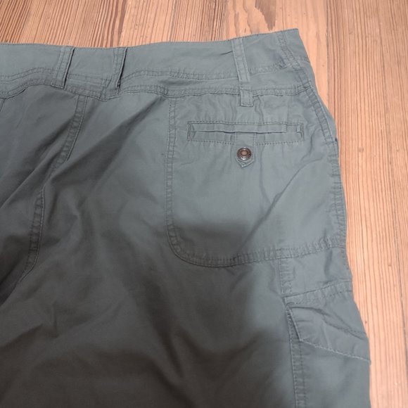 Drab Olive Green Cropped Ankle-Length Pants - Picture 6 of 6